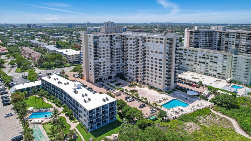  Condo & Townhome Photos