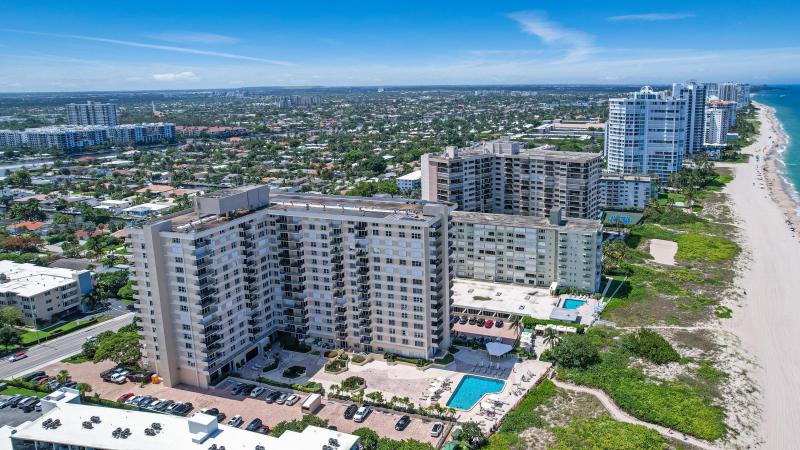  Condo & Townhome Photos