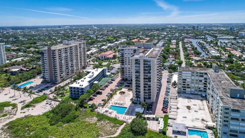  Condo & Townhome Photos