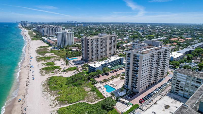  Condo & Townhome Photos