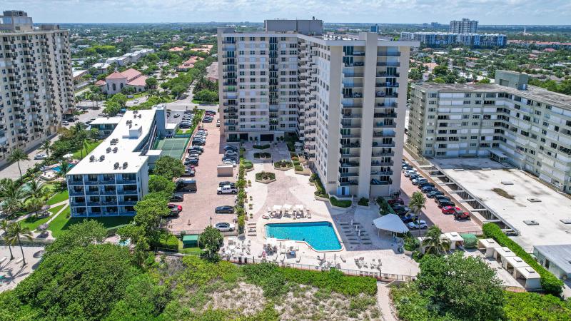  Condo & Townhome Photos