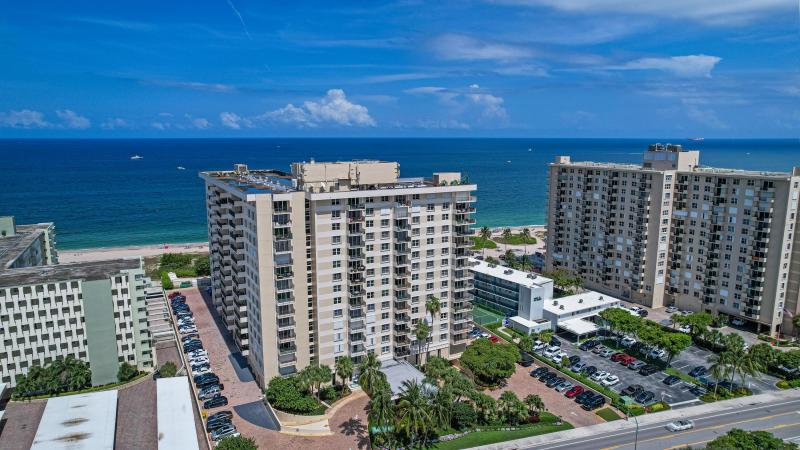  Condo & Townhome Photos