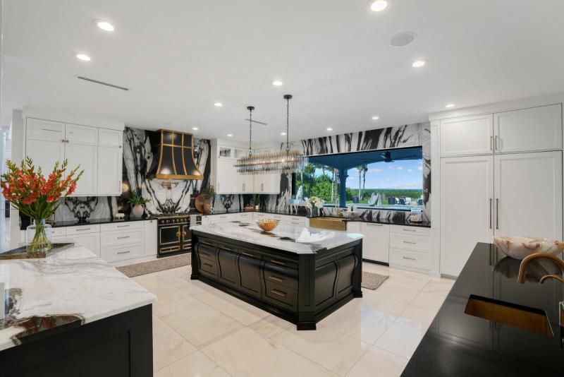  Single Family Homes Photo 9:  Stuart,  FL 34996