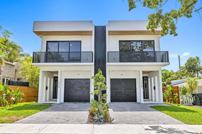  Condo & Townhome Photos