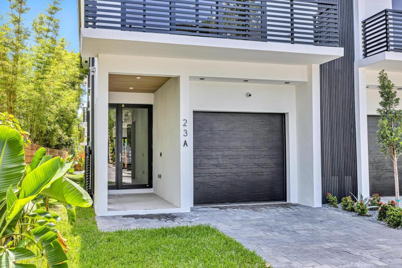  Condo & Townhome Photos