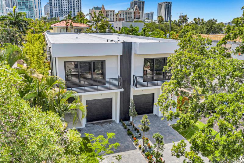  Condo & Townhome Photos