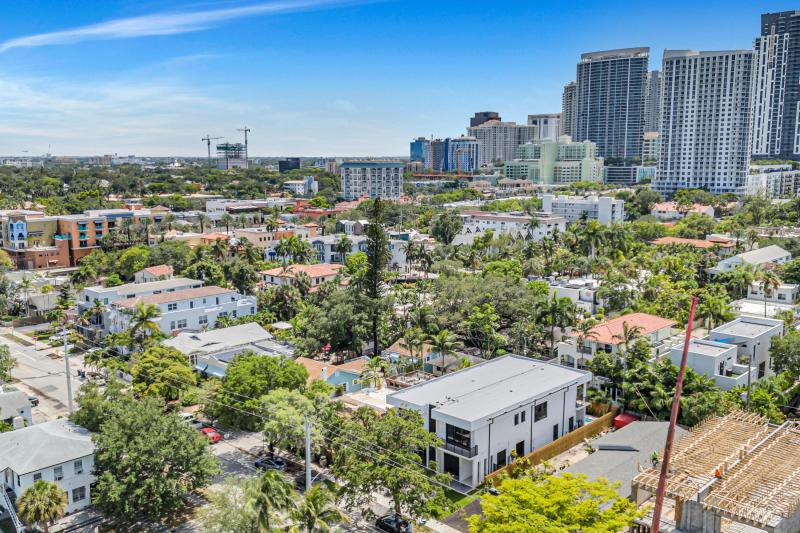  Condo & Townhome Photos