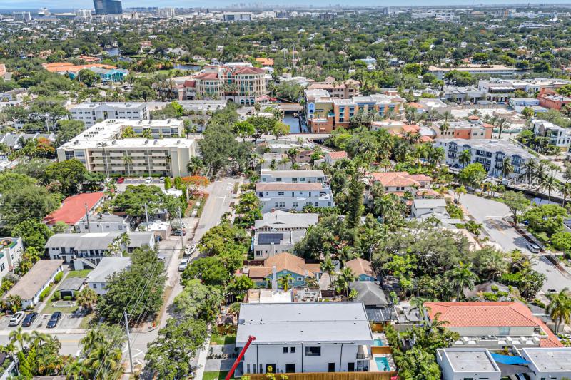  Condo & Townhome Photos