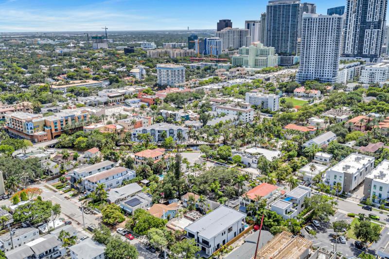  Condo & Townhome Photos