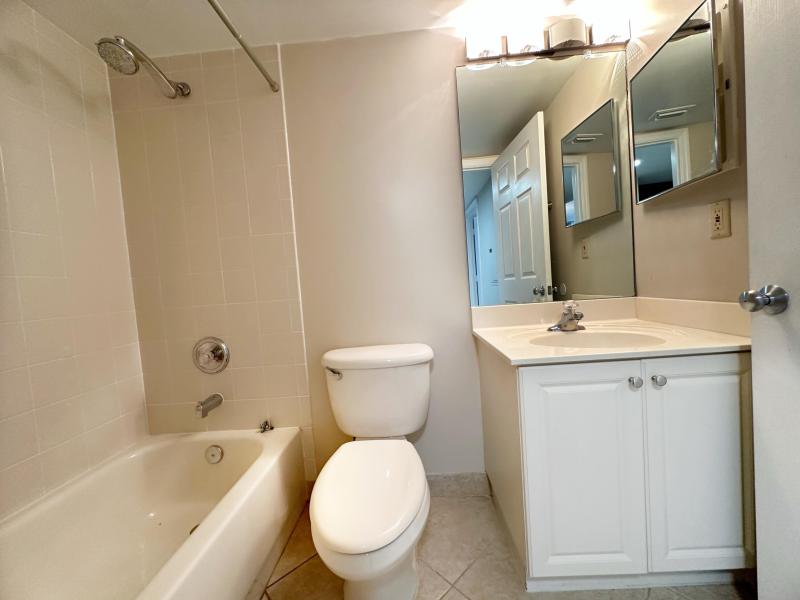  Condo & Townhome Photos