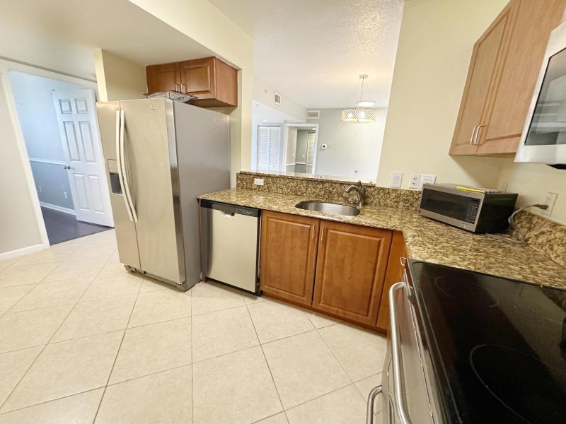  Condo & Townhome Photos
