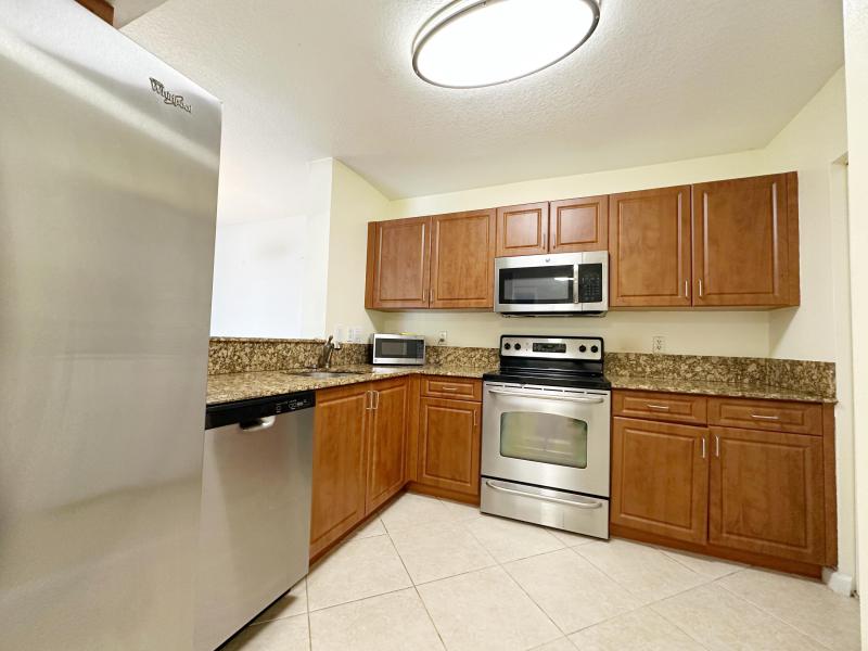  Condo & Townhome Photos