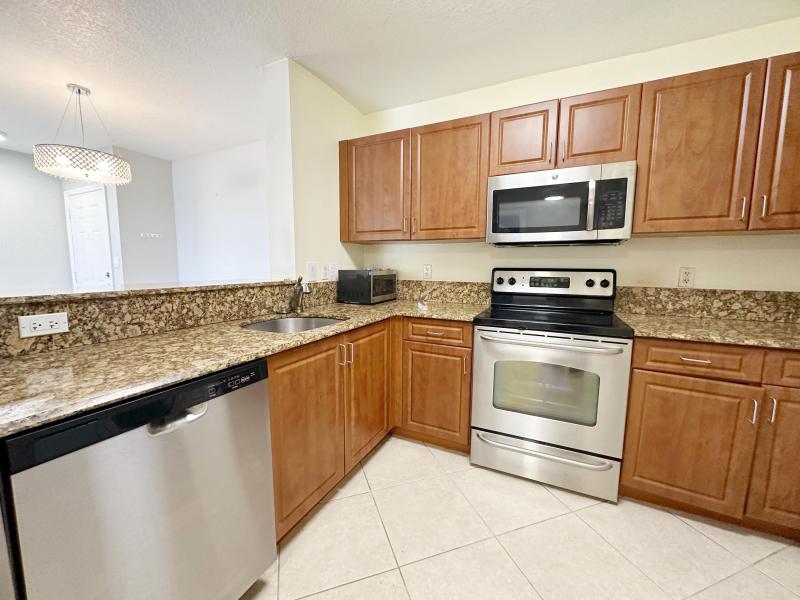 Condo & Townhome Photos