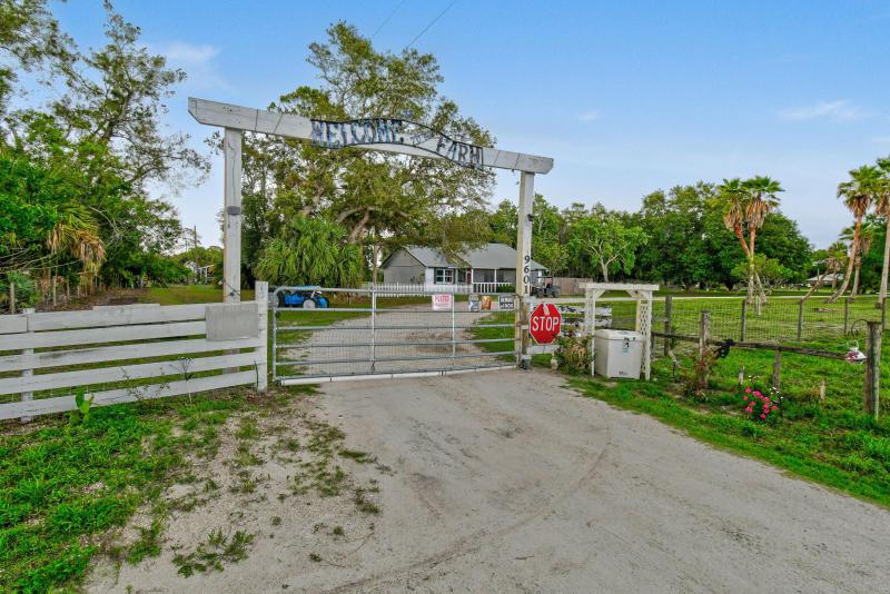  Commercial & Industrial Land Images 