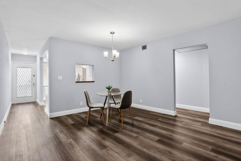  Condo & Townhome Photos