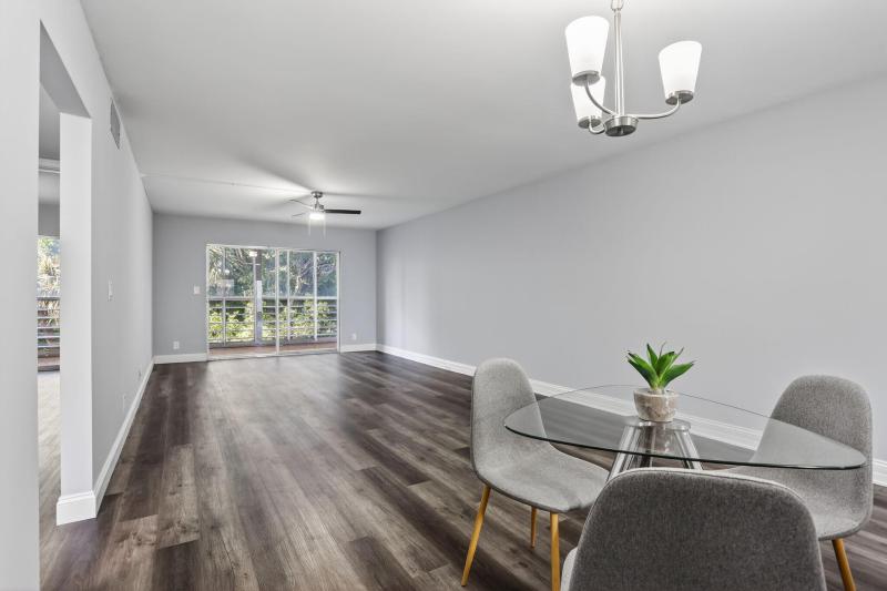  Condo & Townhome Photos