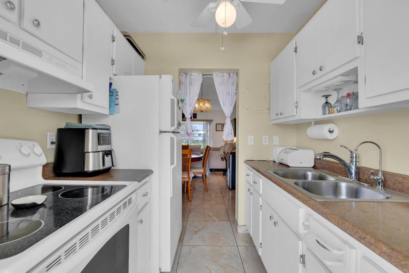  Condo & Townhome Photos