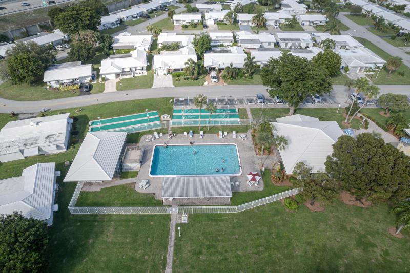  Condo & Townhome Photos