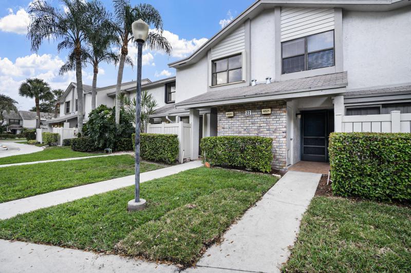  Condo & Townhome Photos