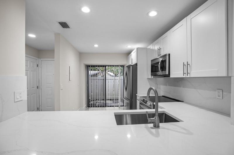  Condo & Townhome Photos
