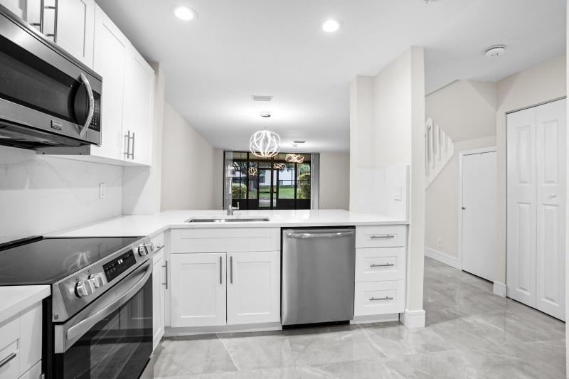  Condo & Townhome Photos