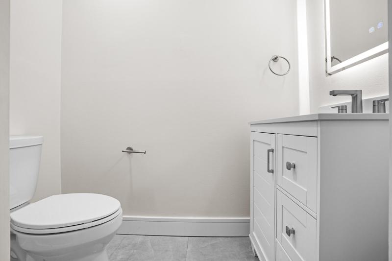  Condo & Townhome Photos