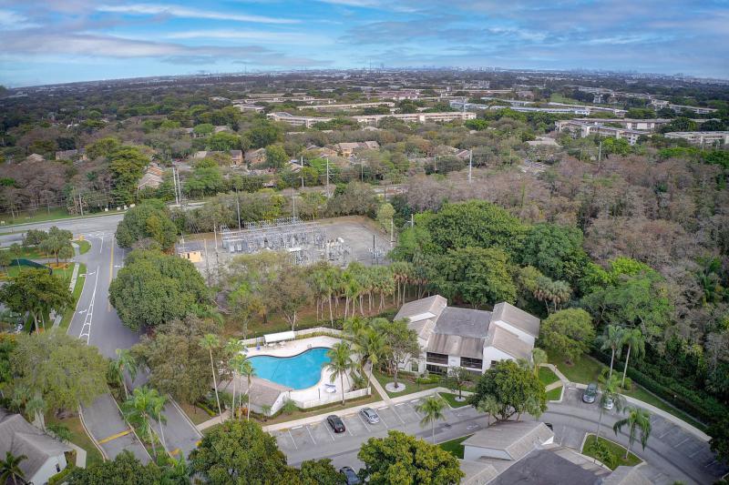  Condo & Townhome Photos