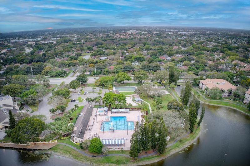 Condo & Townhome Photos