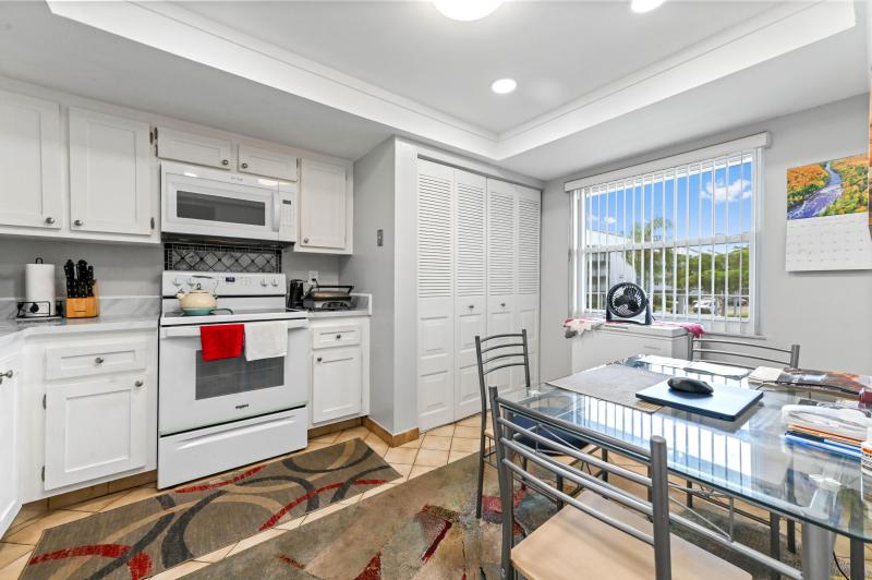  Condo & Townhome Photos