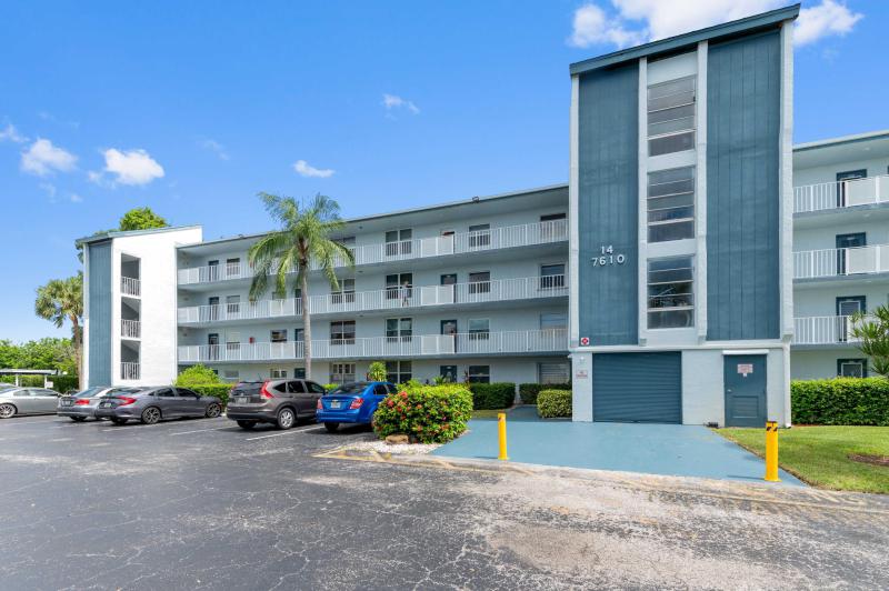  Condo & Townhome Photos