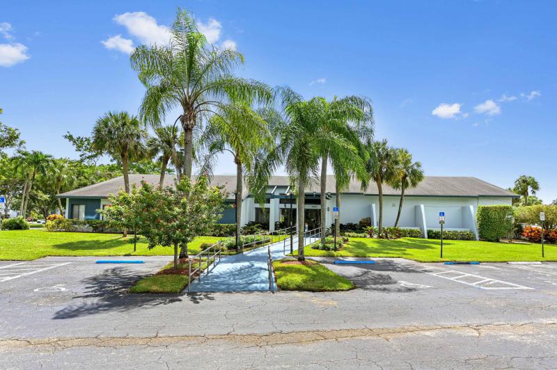  Condo & Townhome Photos