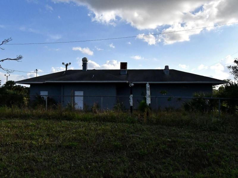  Commercial & Industrial Land Images 