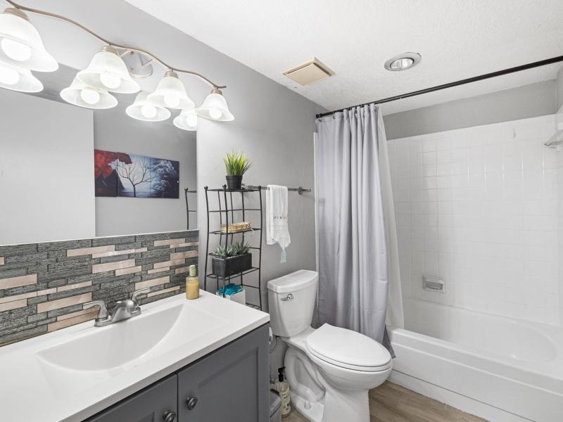  Condo & Townhome Photos