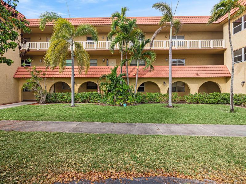  Condo & Townhome Photos