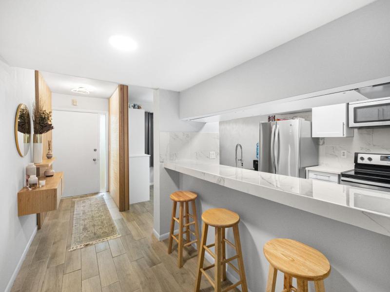  Condo & Townhome Photos