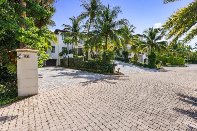  Single Family Homes Photo 13:  Delray Beach,  FL 33483