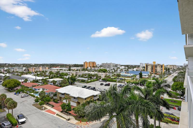  Condo & Townhome Photos