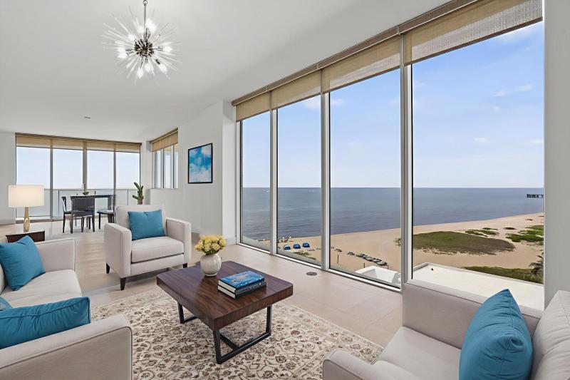  Condo & Townhome Photos