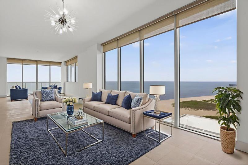  Condo & Townhome Photos
