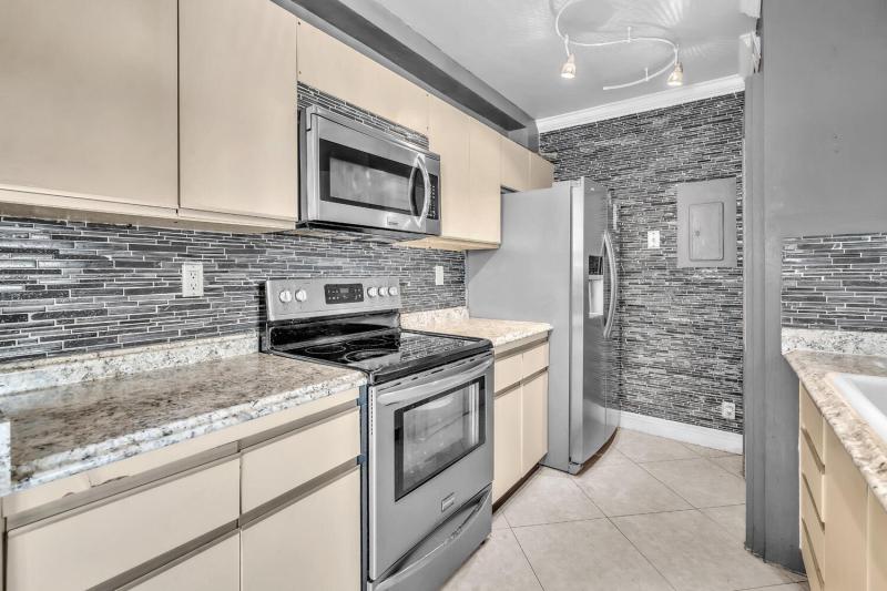  Condo & Townhome Photos