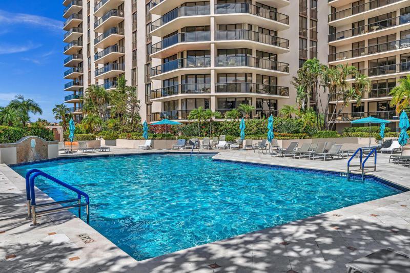  Condo & Townhome Photos