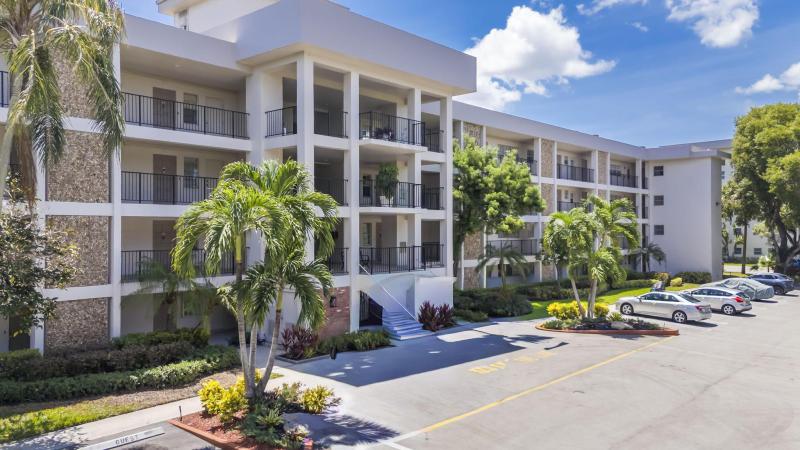  Condo & Townhome Photos