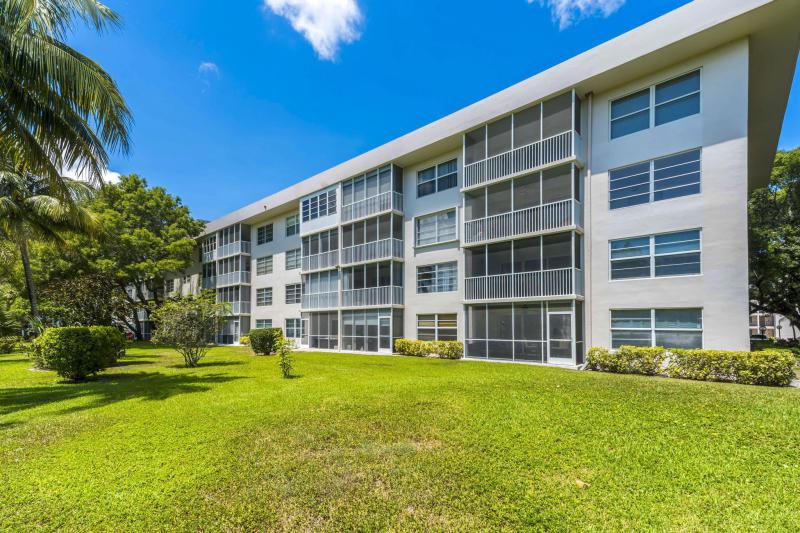  Condo & Townhome Photos