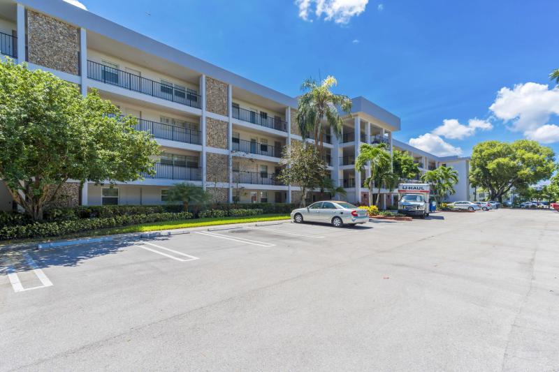  Condo & Townhome Photos