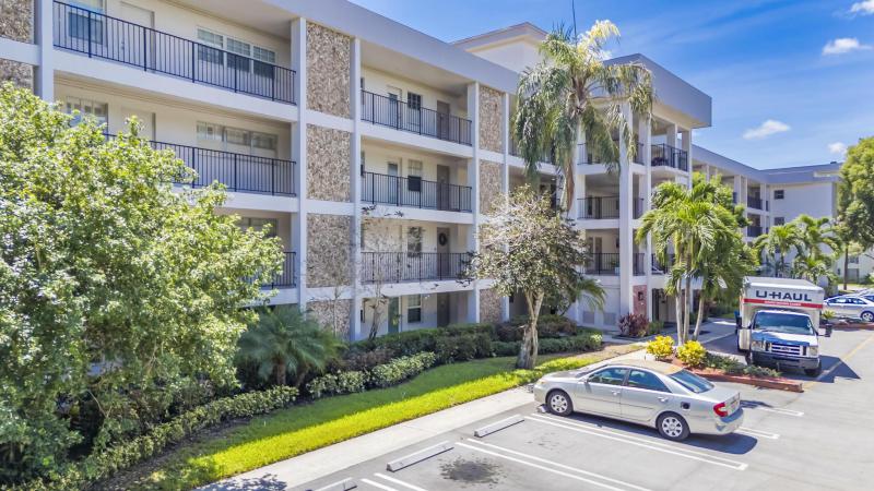  Condo & Townhome Photos