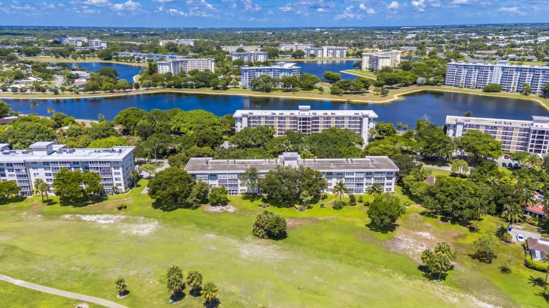  Condo & Townhome Photos