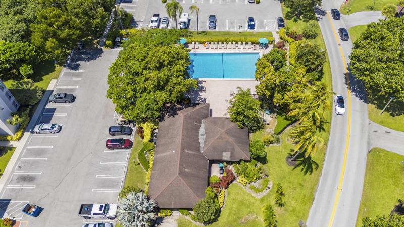  Condo & Townhome Photos