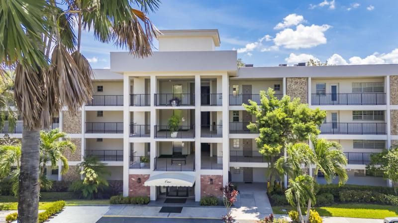  Condo & Townhome Photos