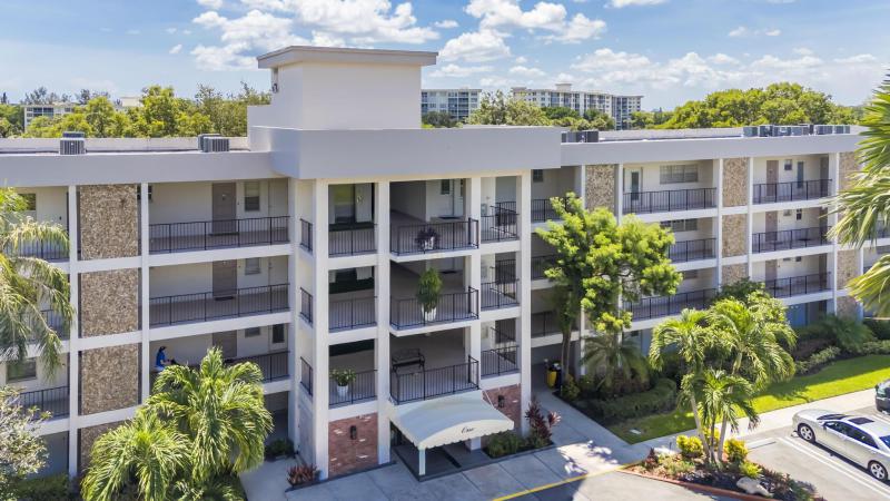  Condo & Townhome Photos