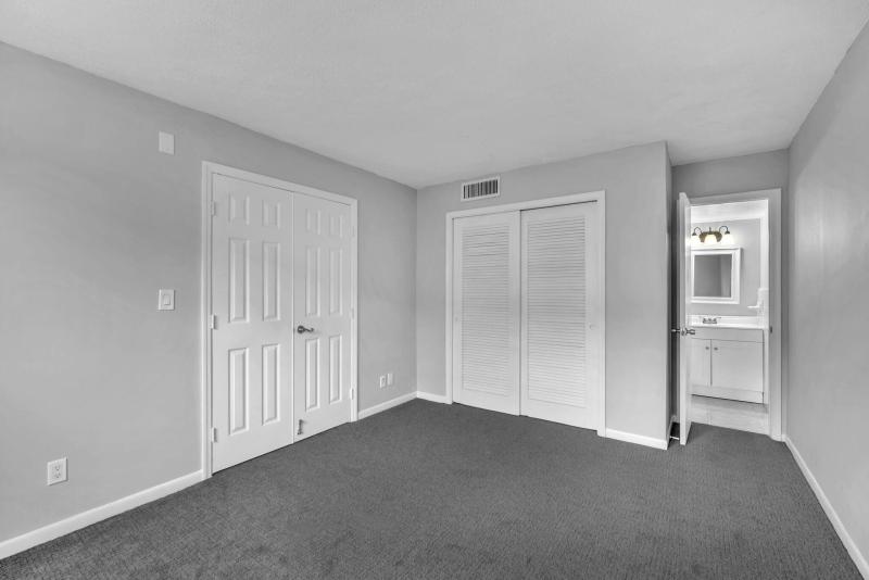  Condo & Townhome Photos